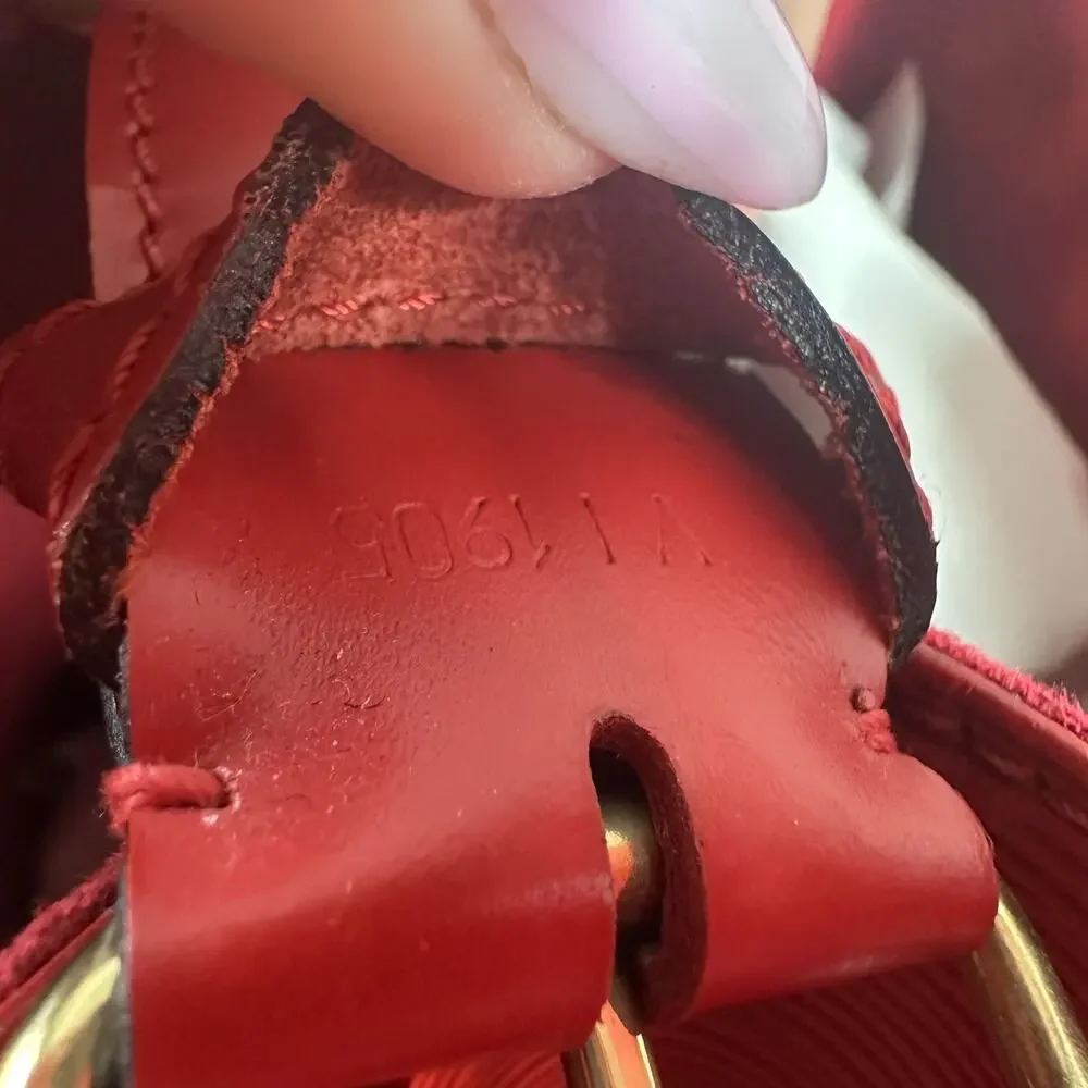 Louis Vuitton Vintage Bucket Crossbody Bag Womens Small Red Epi Leather France